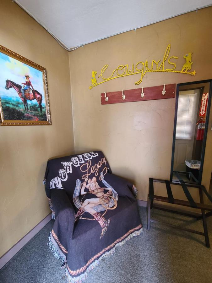 Buffalo Girls Hotel Кантон Екстер'єр фото