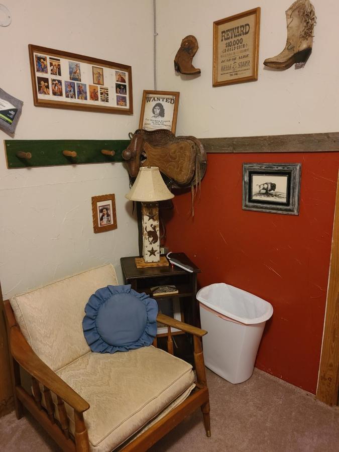 Buffalo Girls Hotel Кантон Екстер'єр фото