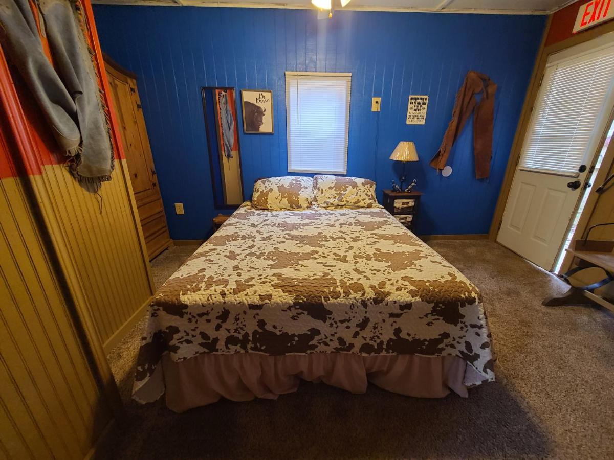 Buffalo Girls Hotel Кантон Екстер'єр фото