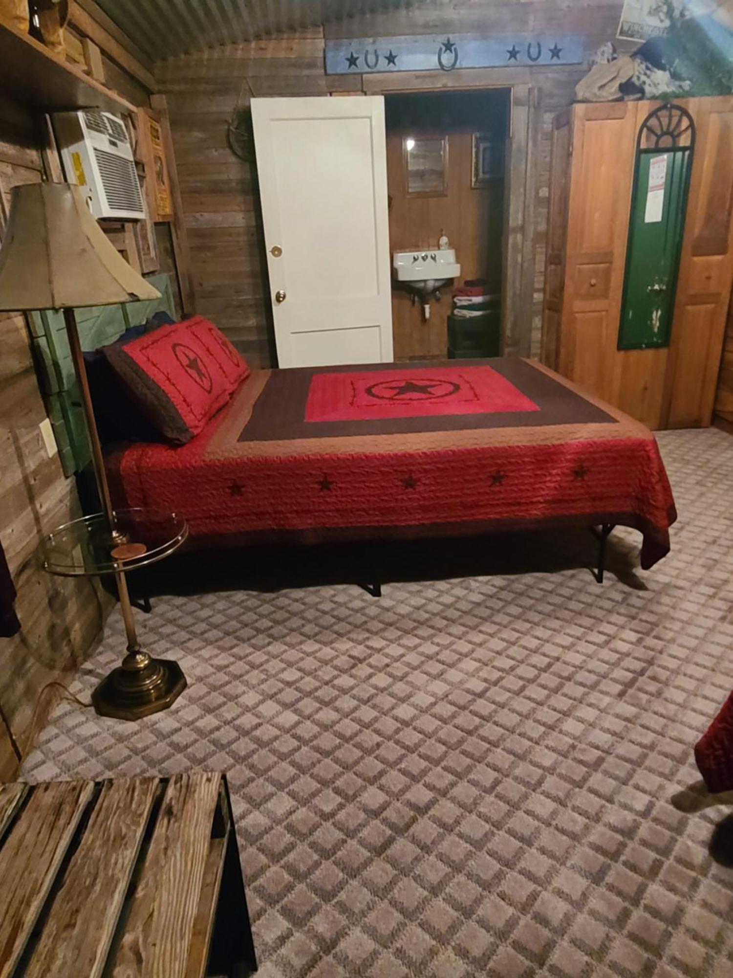 Buffalo Girls Hotel Кантон Екстер'єр фото